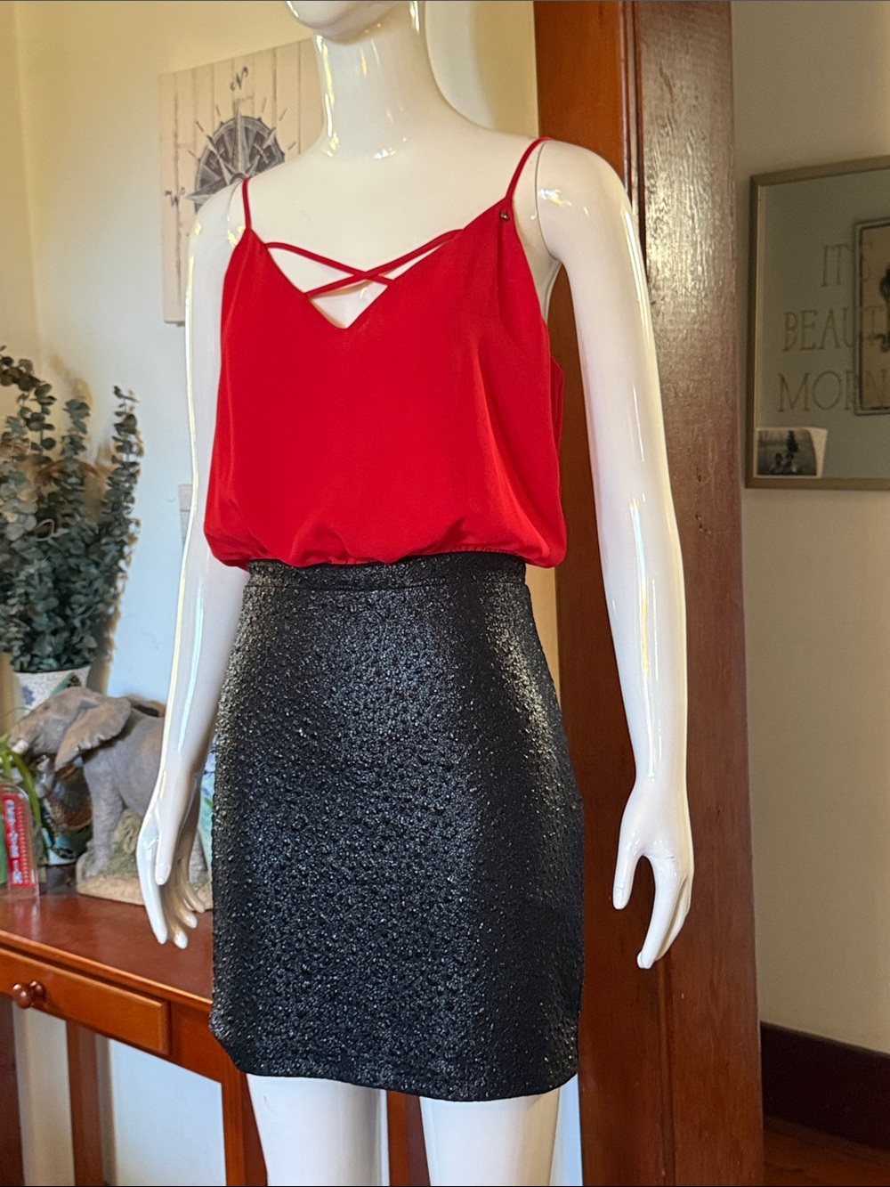 Guess small size Black Sparkle Pencil Skirt - Sleek Evening Mini like new